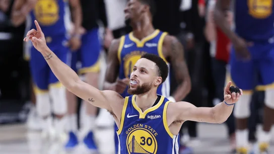 Stephen Curry celebra una canasta ante los Blazers Stephen Curry celebra una canasta ante los Blazers