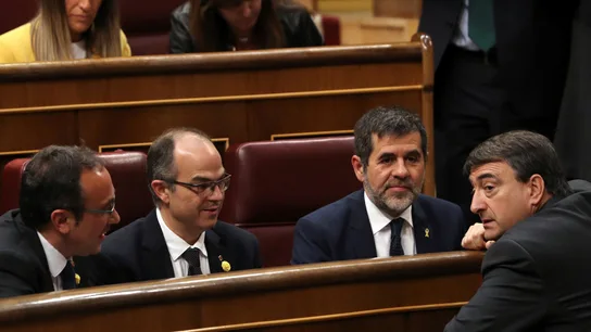 Rull, Turull y Jordi Sánchez hablan con Aitor Esteban Rull, Turull y Jordi Sánchez hablan con Aitor Esteban