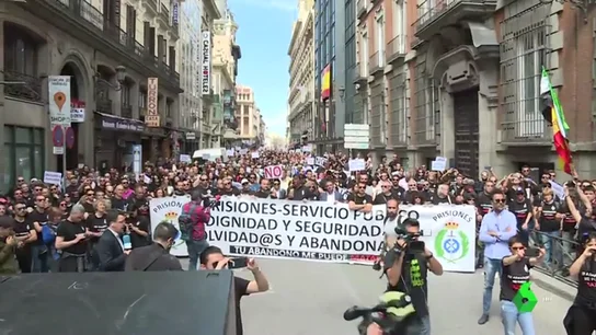 Funcionarios de prisiones reivindican mejoras en sus condiciones laborales en el Congreso Funcionarios de prisiones reivindican mejoras en sus condiciones laborales en el Congreso