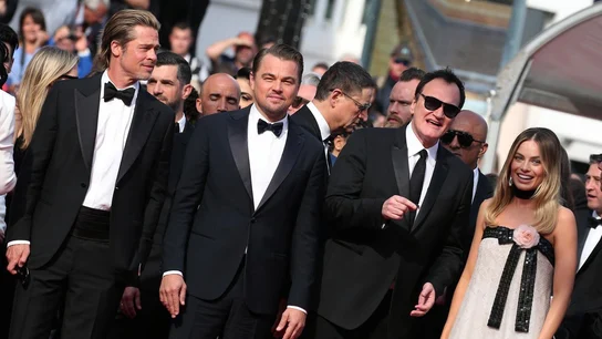 Tarantino junto a Brad Pitt, Leonardo DiCaprio y Margot Robbie Tarantino junto a Brad Pitt, Leonardo DiCaprio y Margot Robbie
