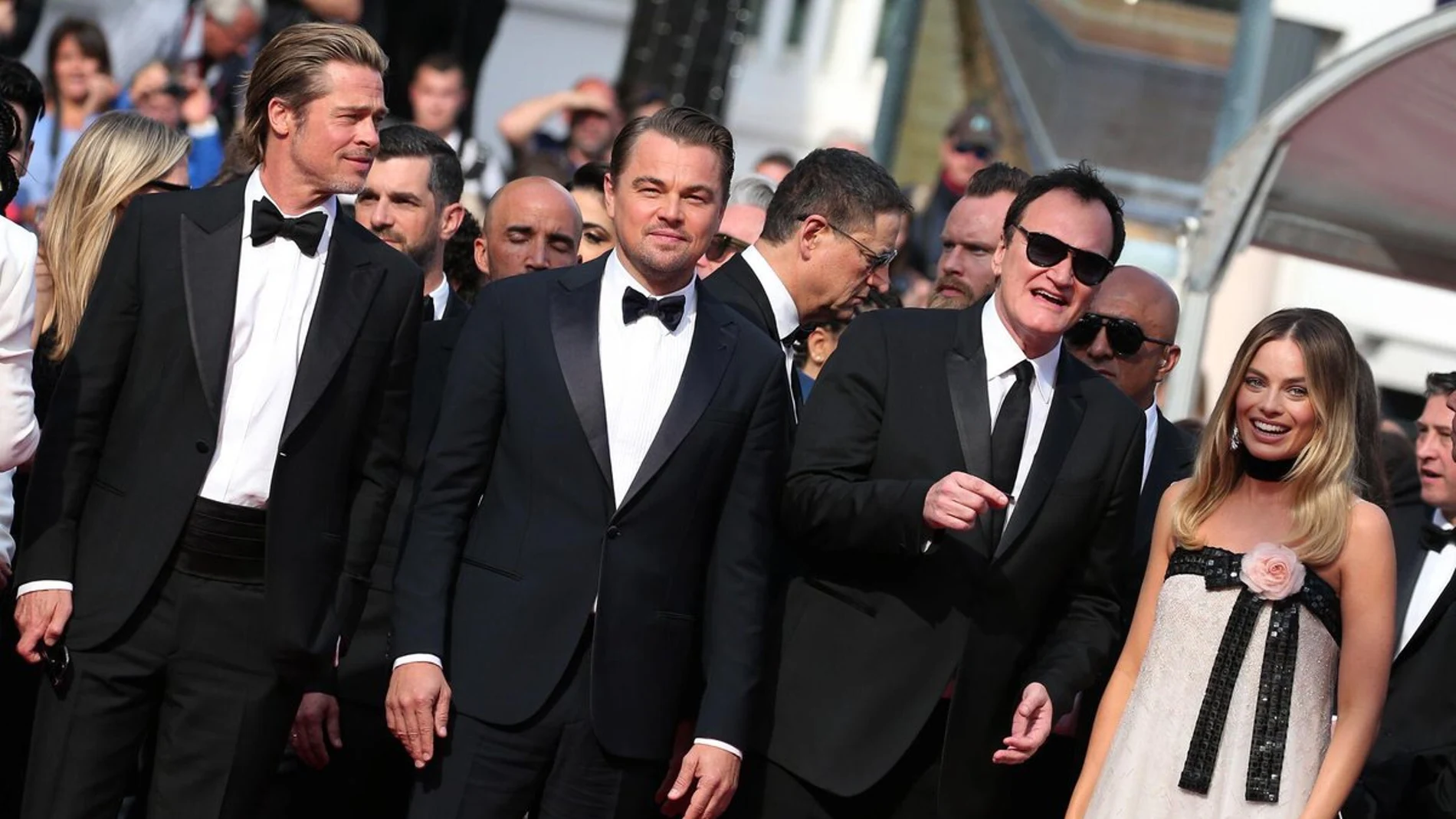 Tarantino junto a Brad Pitt, Leonardo DiCaprio y Margot Robbie