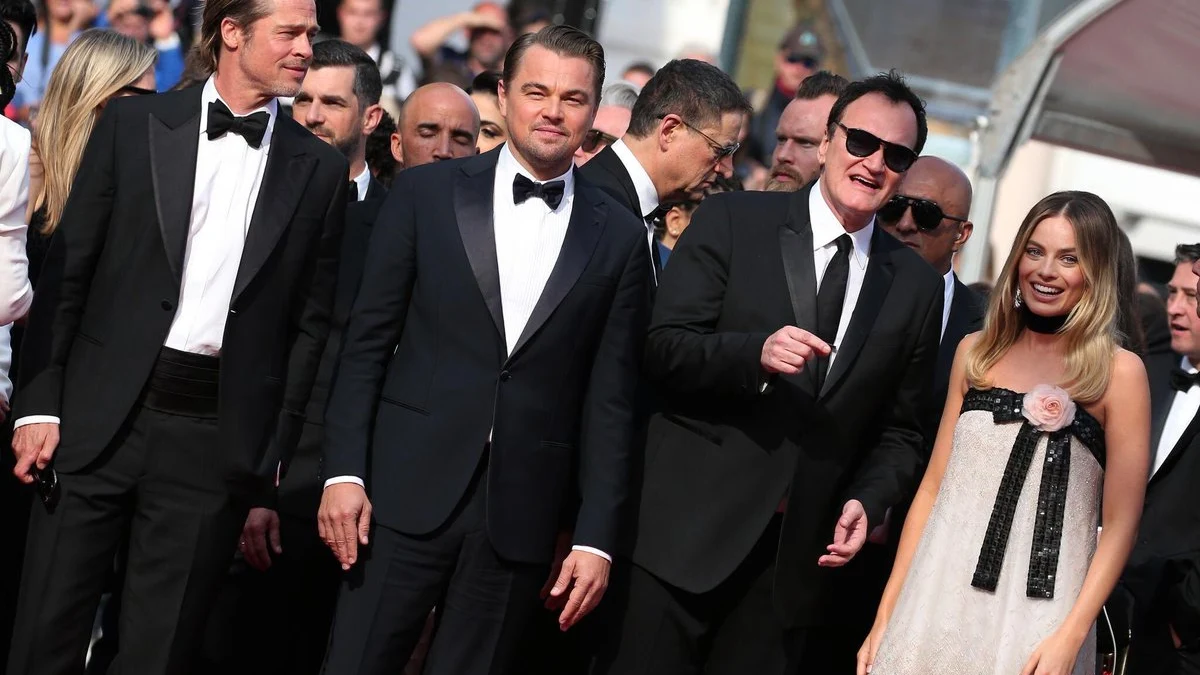 Tarantino junto a Brad Pitt, Leonardo DiCaprio y Margot Robbie