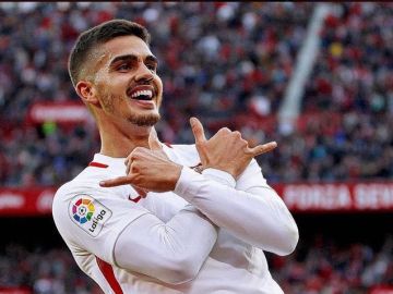 André Silva celebrando un gol en el Sánchez Pizjuán André Silva celebrando un gol en el Sánchez Pizjuán