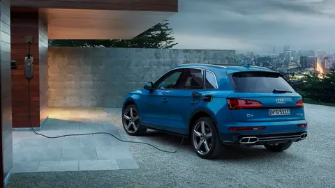 Audi Q5 55 TFSIe quattro Audi Q5 55 TFSIe quattro