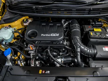 La única motorización que se contempla es el bloque de gasolina 1.0 TGDI con 120 CV . La única motorización que se contempla es el bloque de gasolina 1.0 TGDI con 120 CV .