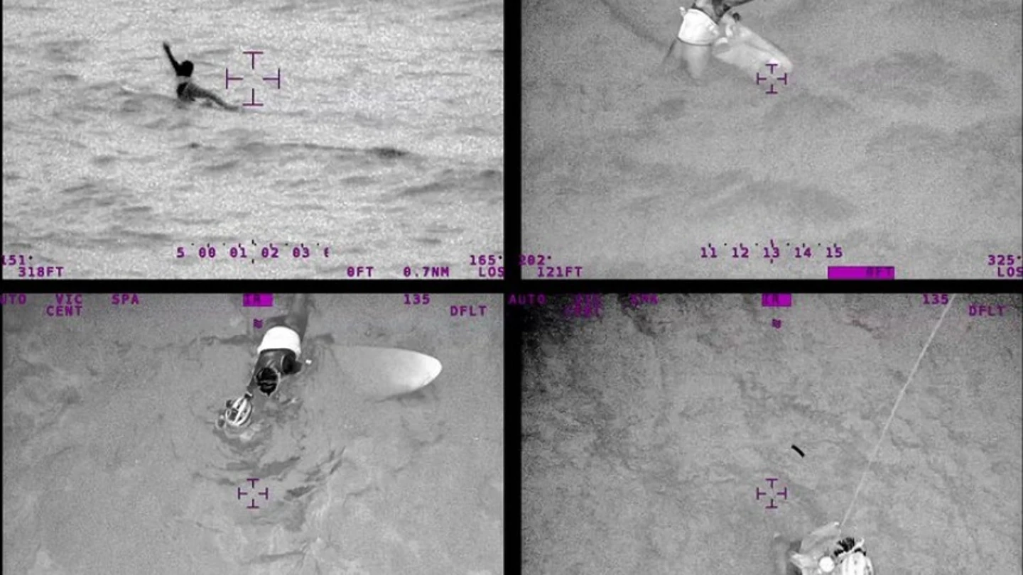 El rescate de una surfista por parte de la Armada de Chile El rescate de una surfista por parte de la Armada de Chile