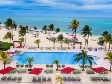 Piscina con vistas en Grand Bahama