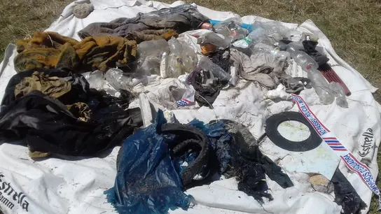 Restos encontrados en una manta en el lugar donde hallaron a Jumillas Restos encontrados en una manta en el lugar donde hallaron a Jumillas