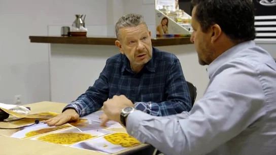 Chicote pone en apuros a los responsables de la alimentación en el cuartel de Camposoto, Cádiz: "¿Esto se lo comerían ustedes?" Chicote pone en apuros a los responsables de la alimentación en el cuartel de Camposoto, Cádiz: "¿Esto se lo comerían ustedes?"