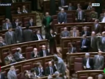 Diputados de Batasuna expulsados del hemiciclo Diputados de Batasuna expulsados del hemiciclo