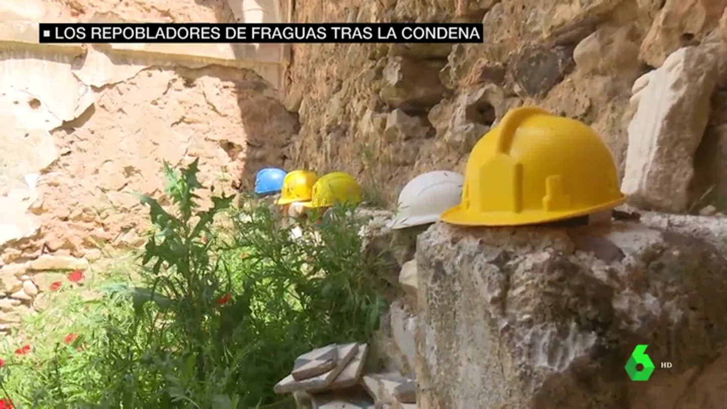La lucha de los repobladores de Fraguas: obligados a demoler el pueblo que han reconstruido La lucha de los repobladores de Fraguas: obligados a demoler el pueblo que han reconstruido