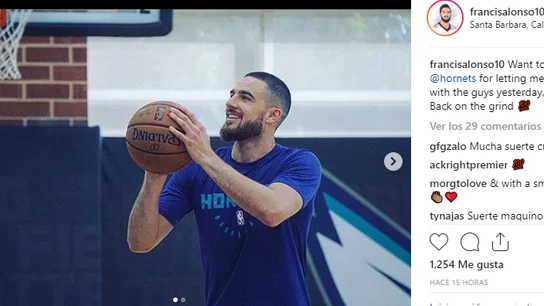 Francis Alonso durante un entrenamiento con los Hornets Francis Alonso durante un entrenamiento con los Hornets