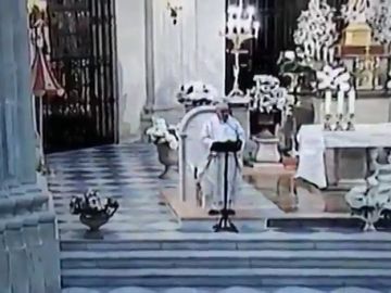 Un párroco de Murcia pide en plena misa el voto para el partido que "defienda mejor los derechos de dios" Un párroco de Murcia pide en plena misa el voto para el partido que "defienda mejor los derechos de dios"