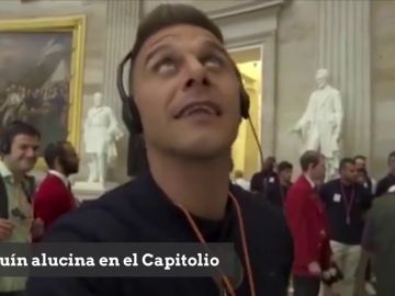 Joaquín alucina en la visita del Betis al Capitolio: "¡Qué barbaridad, hijo!" Joaquín alucina en la visita del Betis al Capitolio: "¡Qué barbaridad, hijo!"