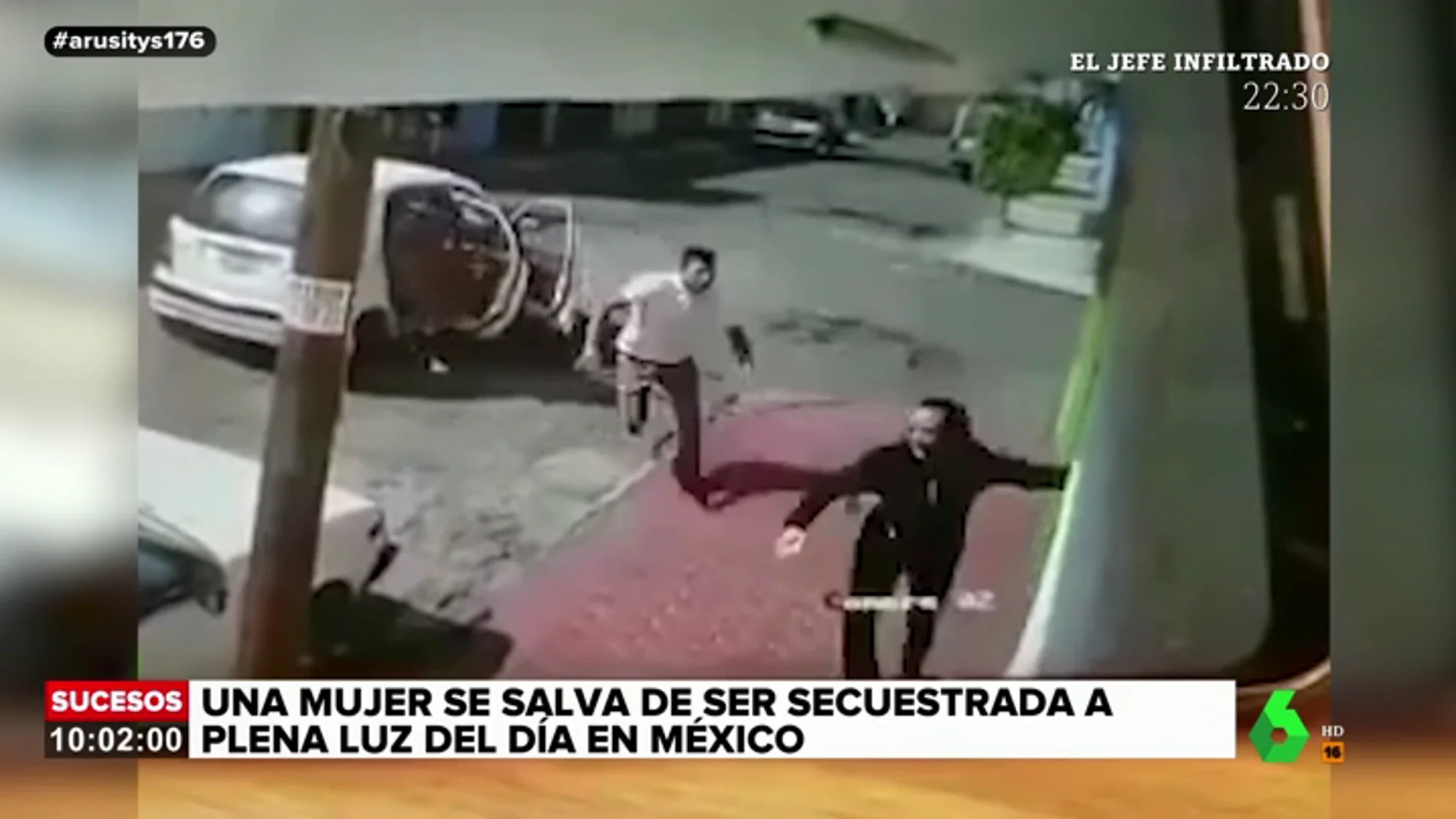 Las impactantes imágenes del intento de secuestro a una mujer en México