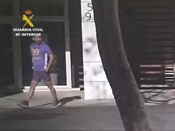 La Guardia Civil ha seguido el rastro del detenido en Ibiza y Barcelona La Guardia Civil ha seguido el rastro del detenido en Ibiza y Barcelona