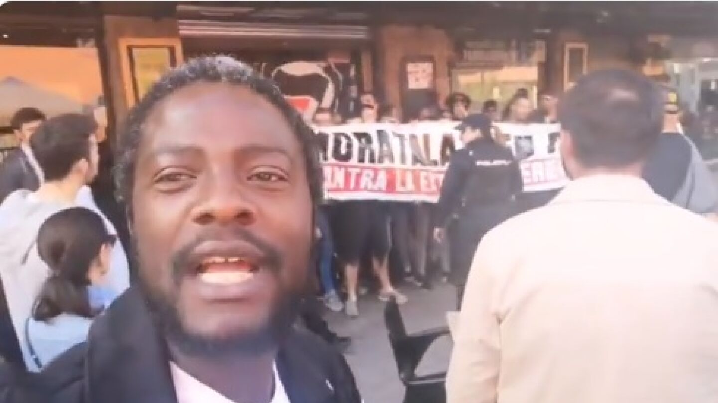 Bertrand Ndongo, afiliado de Vox, ha denunciado el escrache en las redes