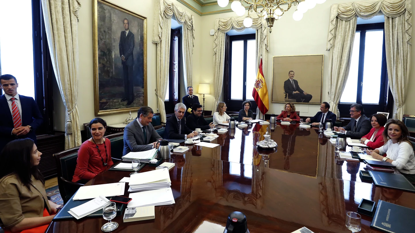 Batet pide un informe a los letrados y aplaza la decisión sobre los presos Batet pide un informe a los letrados y aplaza la decisión sobre los presos