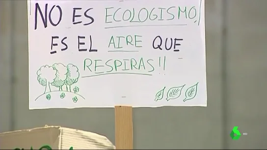 Familias y profesores se unen por un futuro verde: piden que se declare estado de emergencia climática Familias y profesores se unen por un futuro verde: piden que se declare estado de emergencia climática