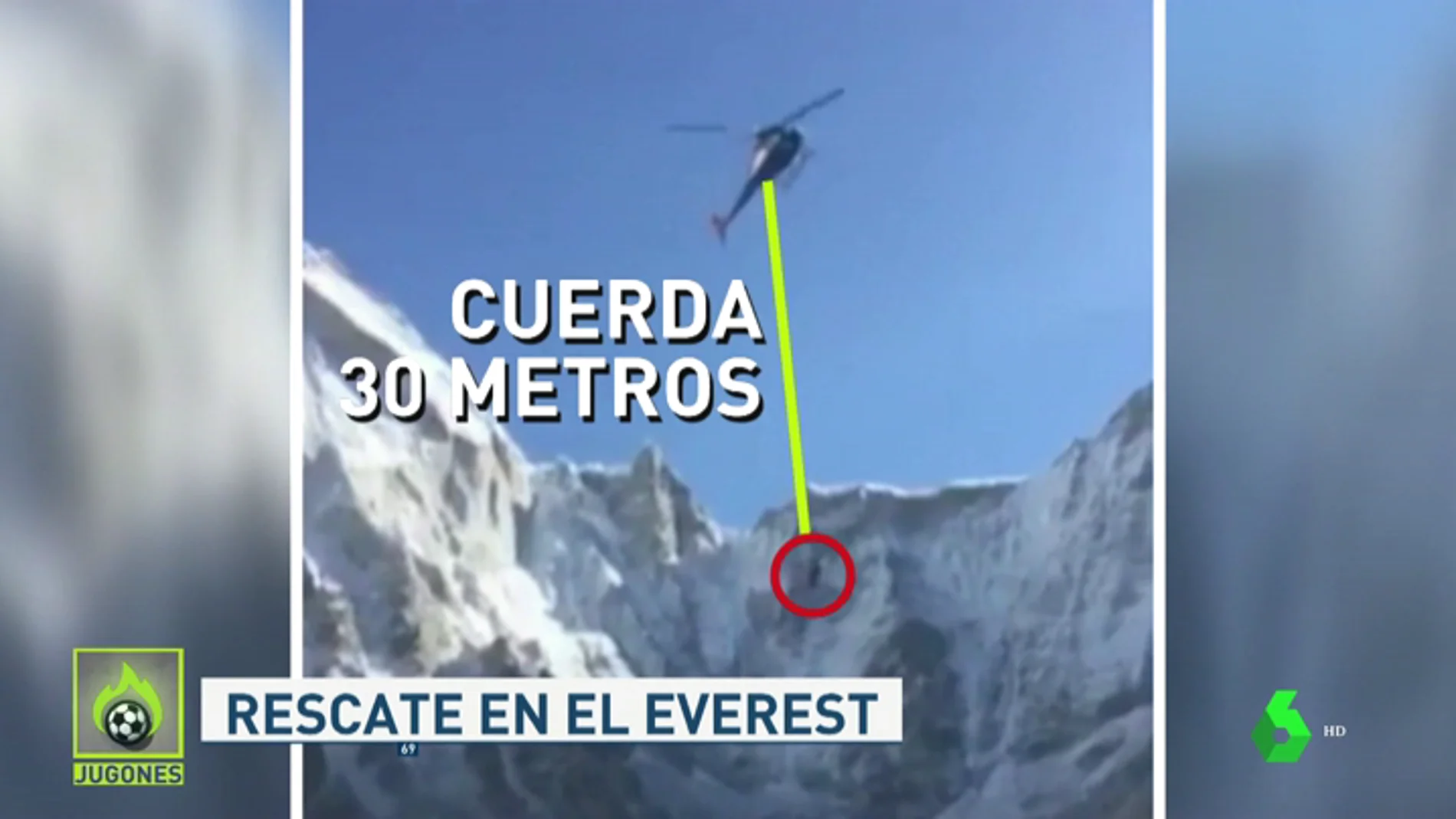 Sobrecogedor rescate con una soga de 30 metros a un montañero en el Everest