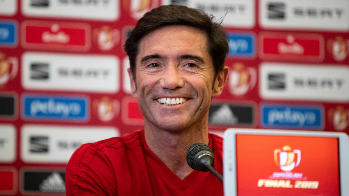 Marcelino, sonriente en rueda de prensa