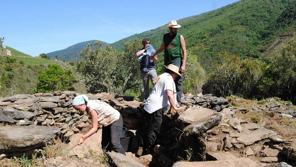 .Excavación en Ribeira Sacra.