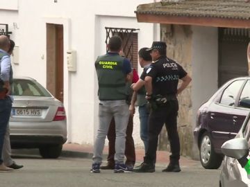 Analizan restos biológicos hallados en la casa del detenido por la desaparición de Roberto en Casarrubios Analizan restos biológicos hallados en la casa del detenido por la desaparición de Roberto en Casarrubios