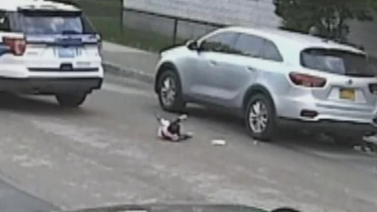 Una niña de un año consigue sobrevivir tras ser atropellada por un coche patrulla Una niña de un año consigue sobrevivir tras ser atropellada por un coche patrulla