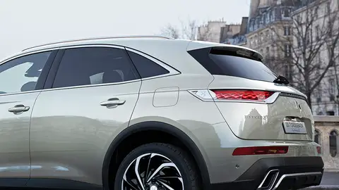 DS7 El nuevo DS7 Crossback E-Tense combina un motor de gasolina con otro eléctrico