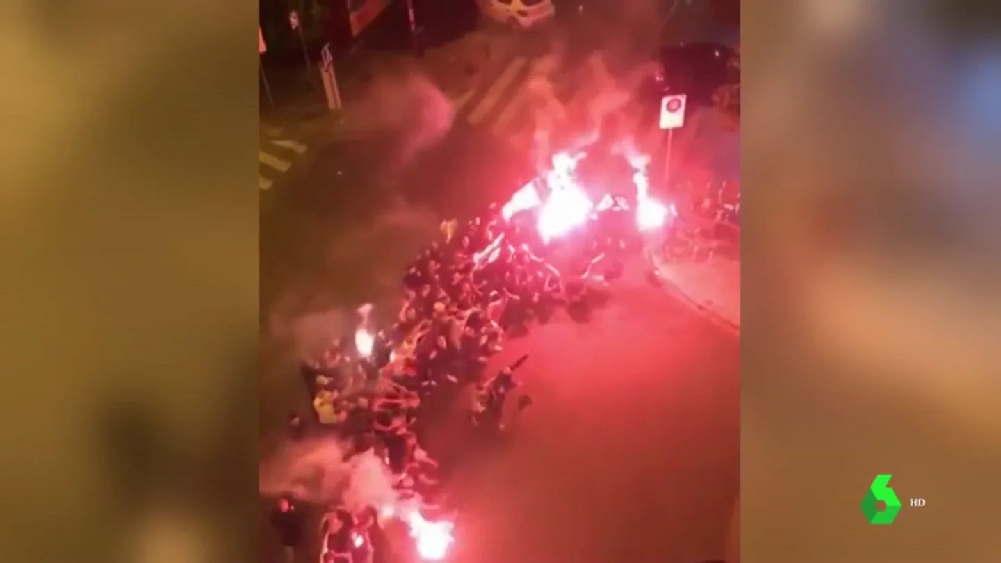 Detenidos 23 aficionados radicales del Barcelona por altercados en Sevilla Detenidos 23 aficionados radicales del Barcelona por altercados en Sevilla