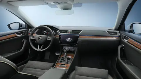 Skoda propone dos de sus motores diésel y gasolina más potentes de la gama Skoda convierte a su Superb en su ‘todocamino insignia’ con la versión Scout