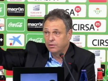 Los inolvidables momentos de Caparrós con el Sevilla: de la manita al Betis al "aquí hay que mamar" Los inolvidables momentos de Caparrós con el Sevilla: de la manita al Betis al "aquí hay que mamar"