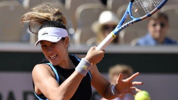 Garbiñe Muguruza ejecuta un drive ante Taylor Townsend