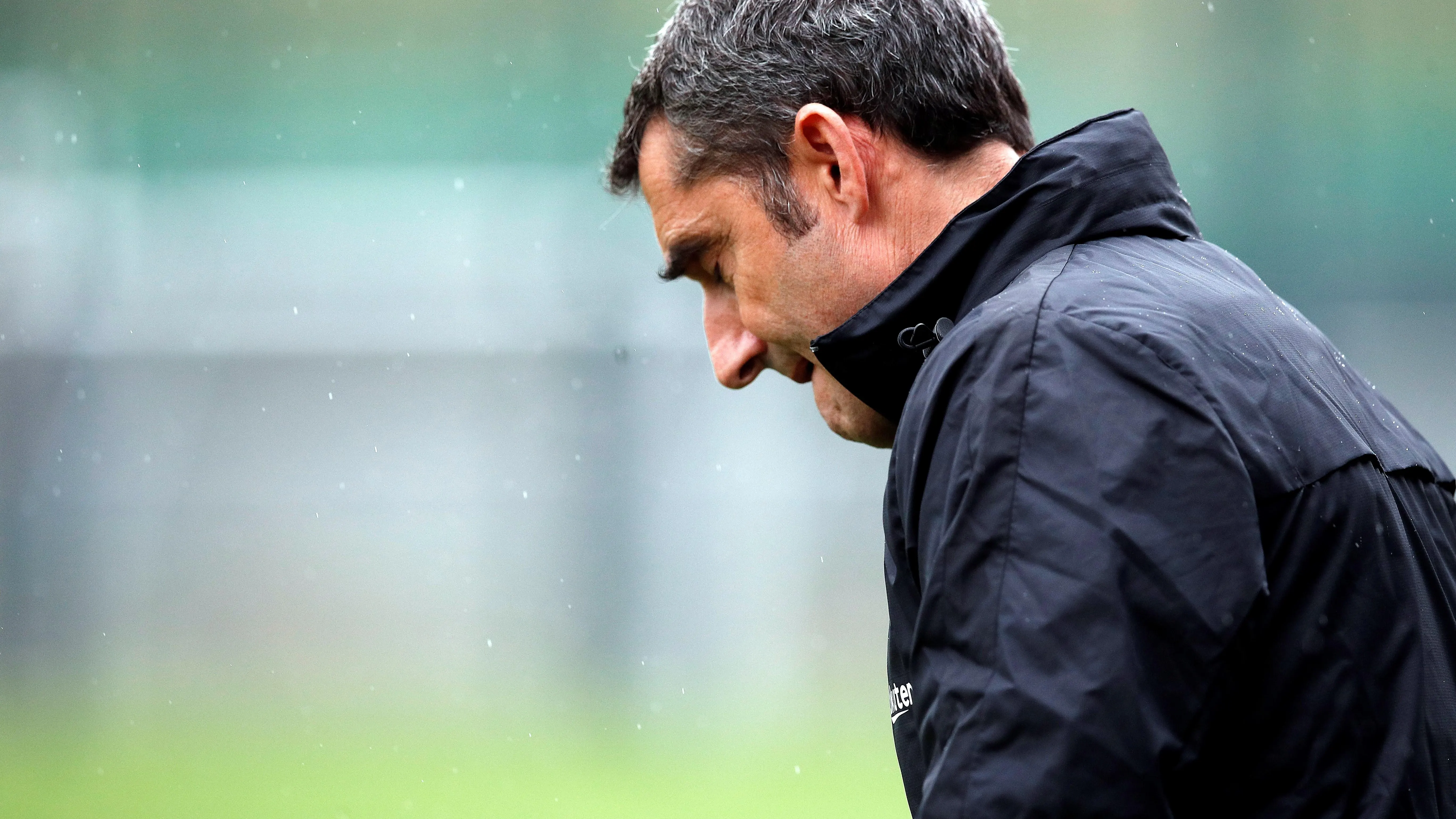 Ernesto Valverde, en un entrenamiento del Barcelona