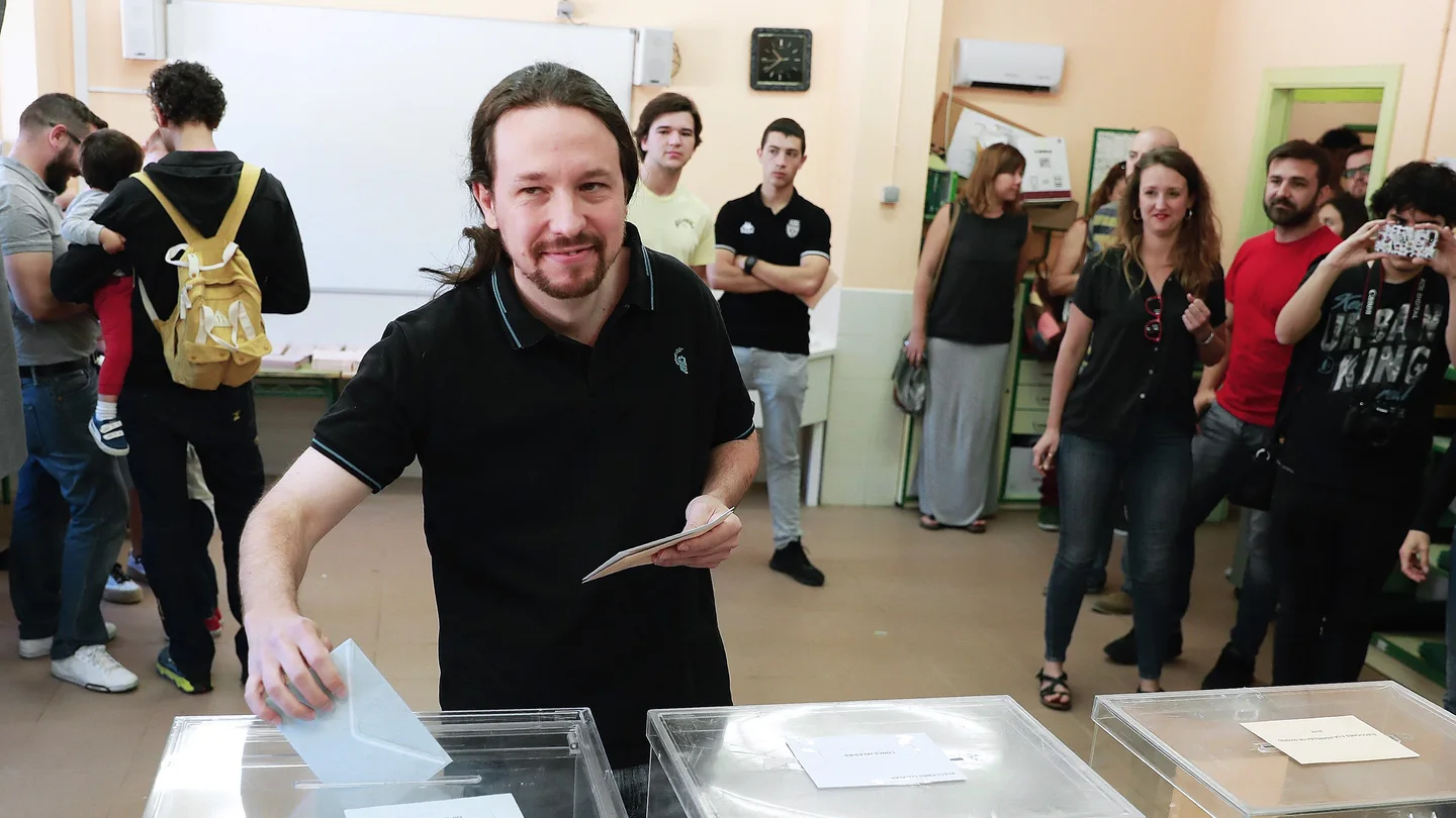 El líder de Podemos, Pablo Iglesias, ha ejercido su derecho al voto El líder de Podemos, Pablo Iglesias, ha ejercido su derecho al voto