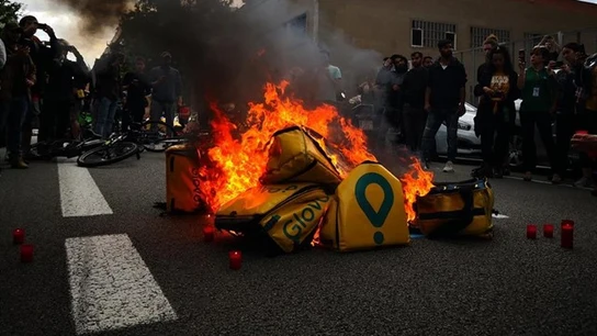 Protesta por la muerte de un repartidor de Glovo en Barcelona Protesta por la muerte de un repartidor de Glovo en Barcelona