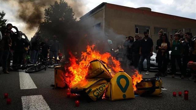 Protesta por la muerte de un repartidor de Glovo en Barcelona