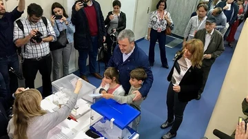 Jaume Collboni vota en Barcelona
