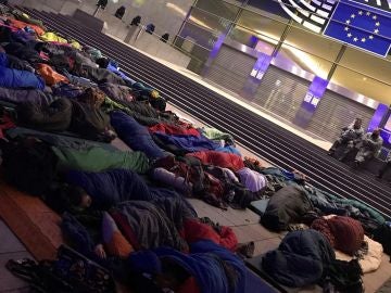 Los jóvenes que han acampado en la Eurocámara Los jóvenes que han acampado en la Eurocámara