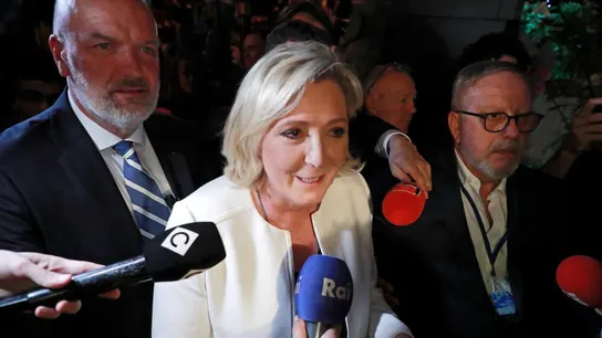 Le Pen ante los medios Le Pen ante los medios