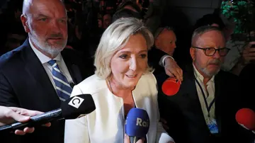 Le Pen ante los medios
