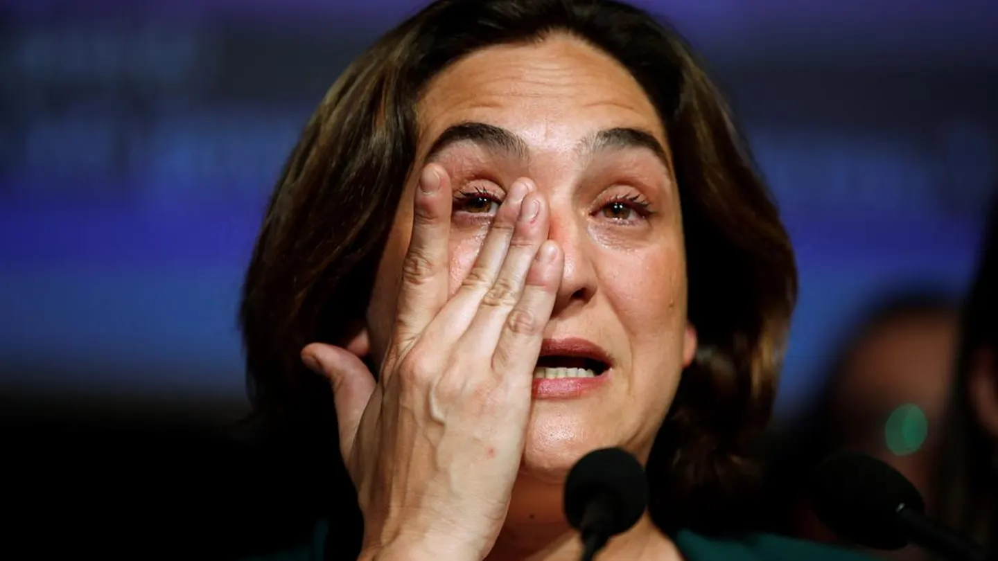 Ada Colau rompe a llorar la noche del 26M Ada Colau rompe a llorar la noche del 26M
