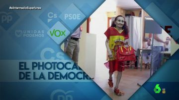 De banderas de España y esteladas a trajes de monjes: Dani Mateo analiza los looks vistos en el 'photocall de la democracia' 