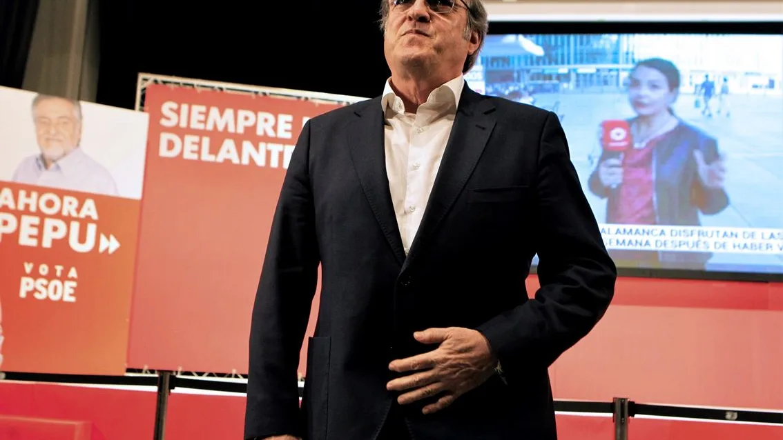 Ángel Gabilondo en la sede del PSOE