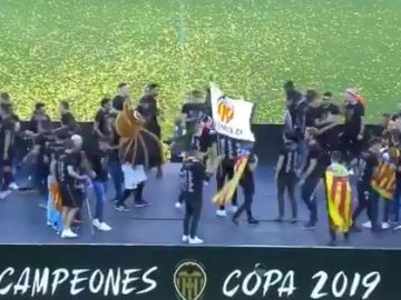 El momento en el que Gabriel Paulista se acuerda de Hugo Duro El momento en el que Gabriel Paulista se acuerda de Hugo Duro