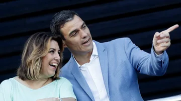 Pedro Sánchez, junto a la secretaria general del PSOE andaluz, Susana Díaz