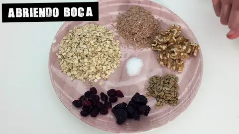 Muesli Abriendo boca