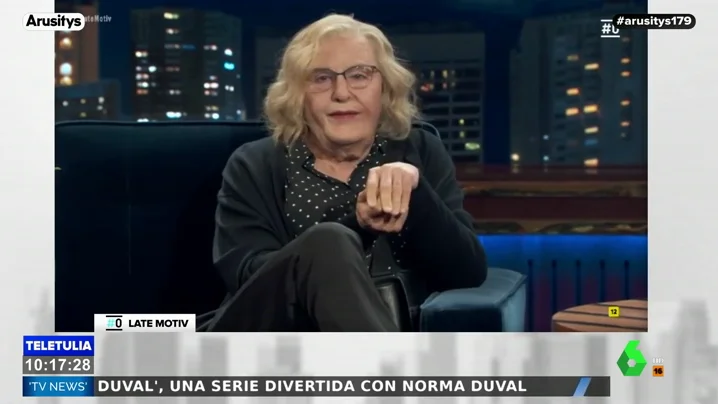 Estos son los planes de Carmena tras su retirada de la política: "Haré magdalenas y bufandas e iré a revisiones médicas"