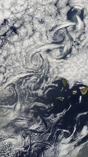 Vórtices de nubes sobre las Islas Canarias y Madeira. 07-12-2017 Vórtices de nubes sobre las Islas Canarias y Madeira. 07-12-2017