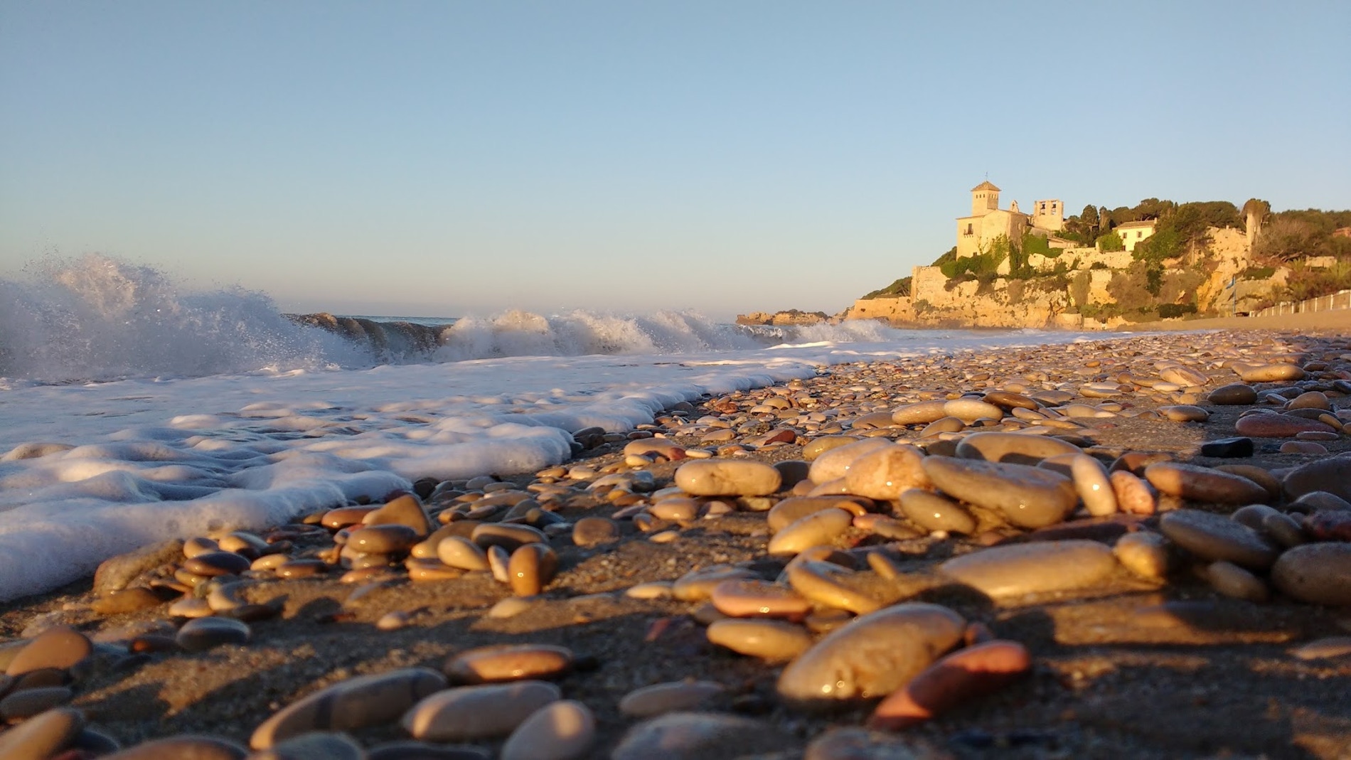 Mas de la mitad de los plasticos en el mar son fibras de ropa de la lavadora